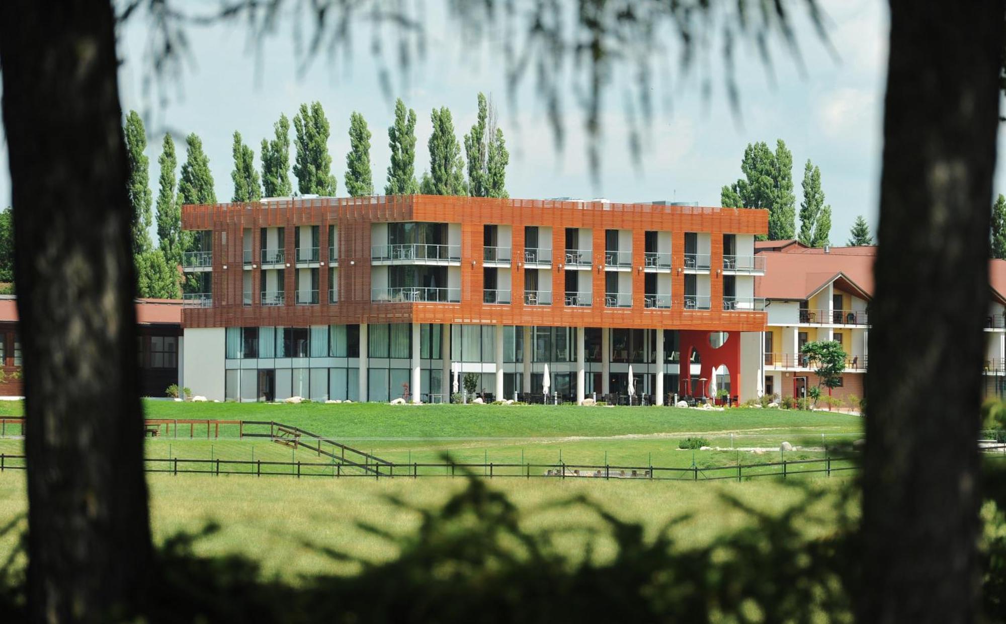 K-Triumf Resort Velichovky Exterior foto