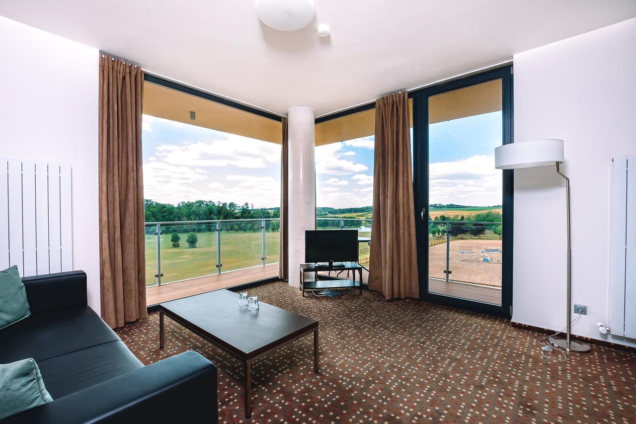 K-Triumf Resort Velichovky Exterior foto