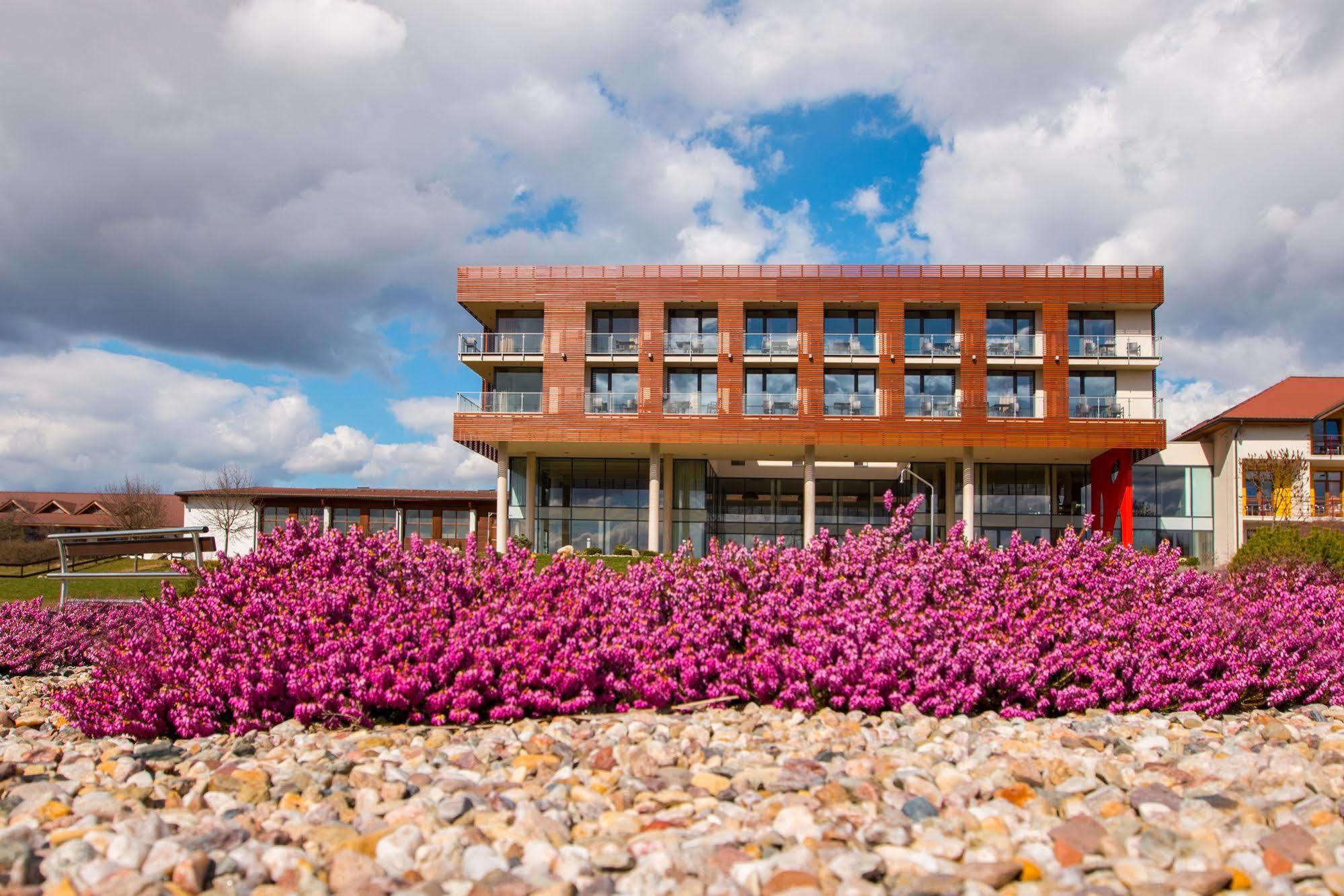 K-Triumf Resort Velichovky Exterior foto